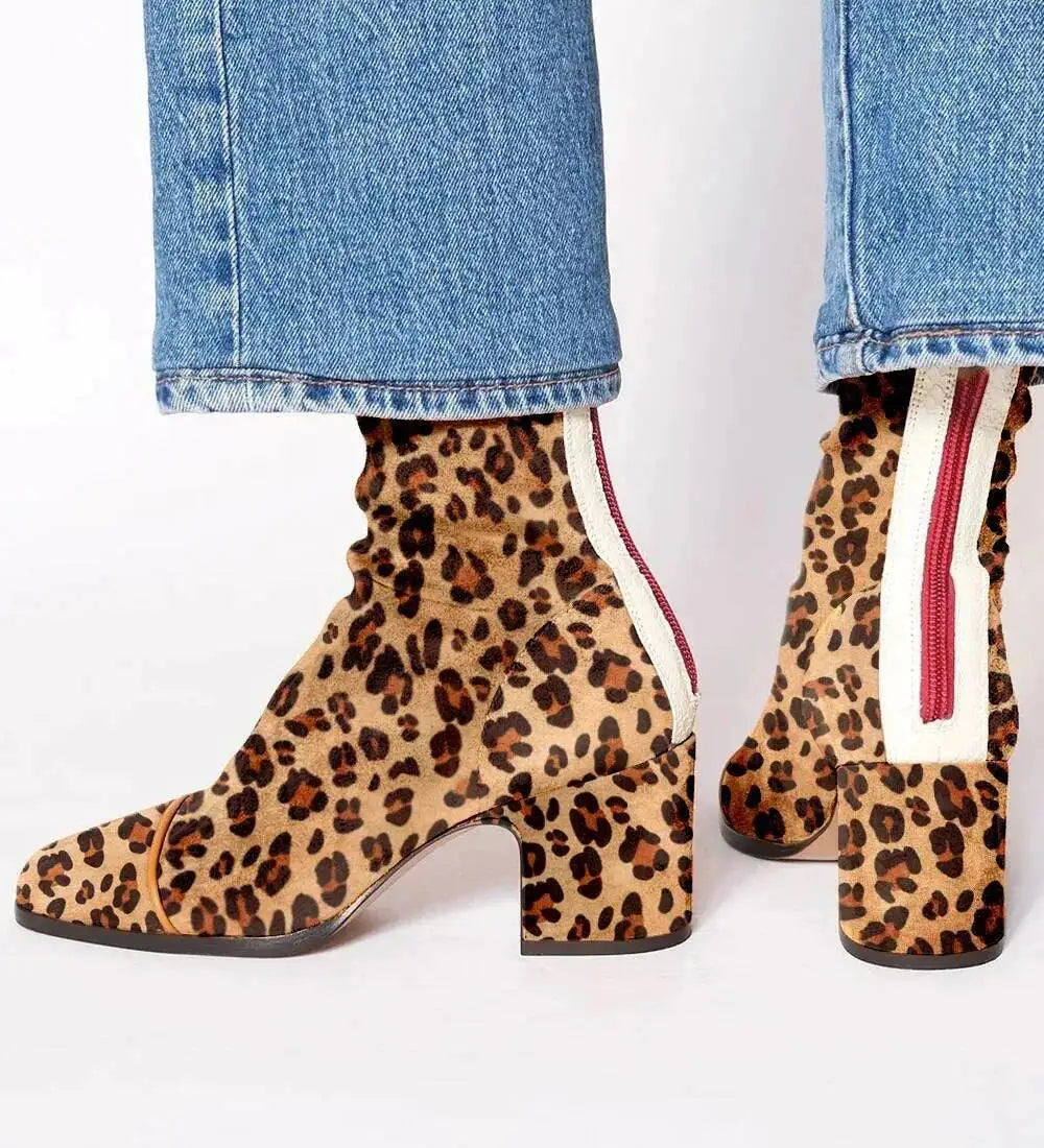 Vitória - Botas de Salto com bico arredondado