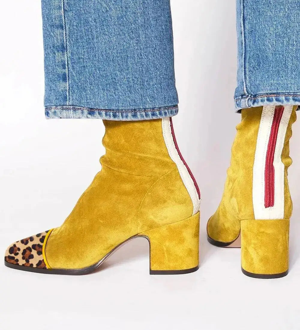 Vitória - Botas de Salto com bico arredondado